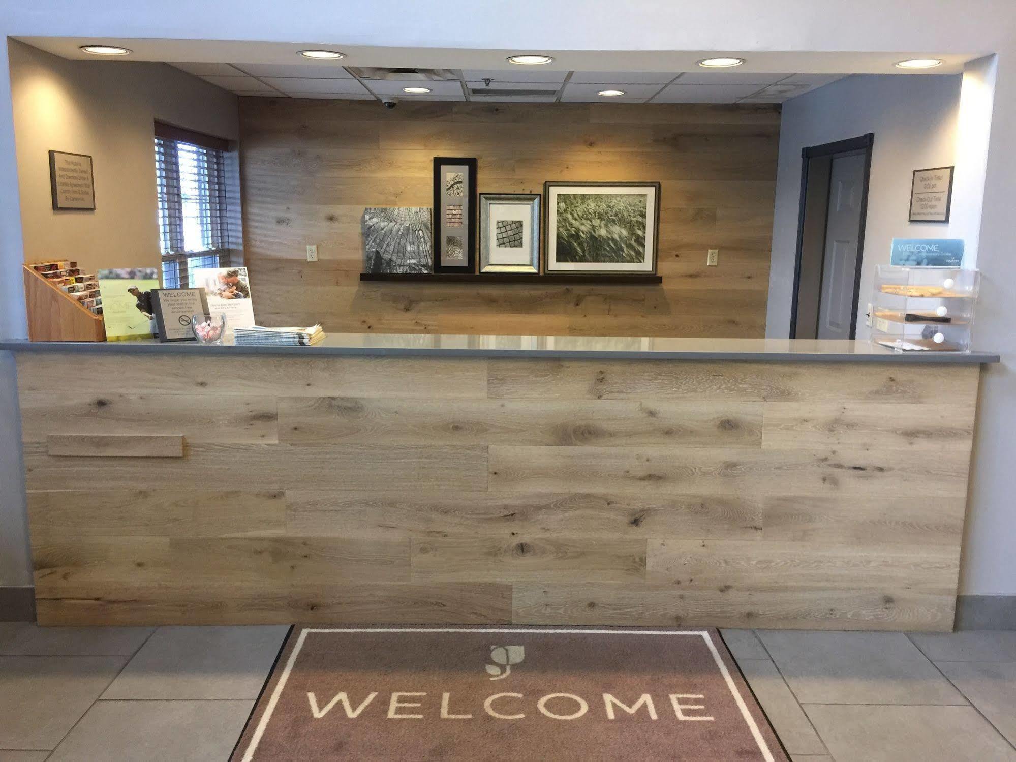 Country Inn & Suites By Radisson, Louisville East, Ky Bagian luar foto